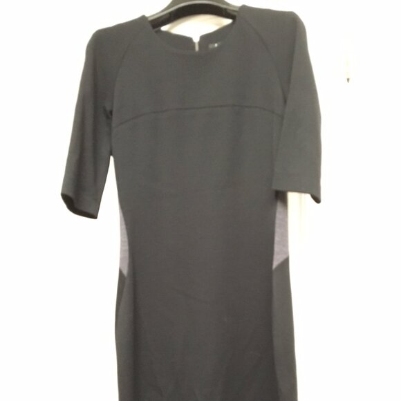 Wool column dress with contrasting inserts, US6 - Picture 10 of 10